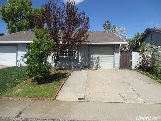 10469 Sierra Crest Way photo 1