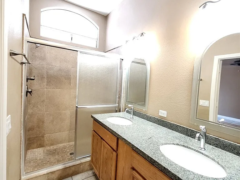 9436 Summer Rain Dr — Photo 15
