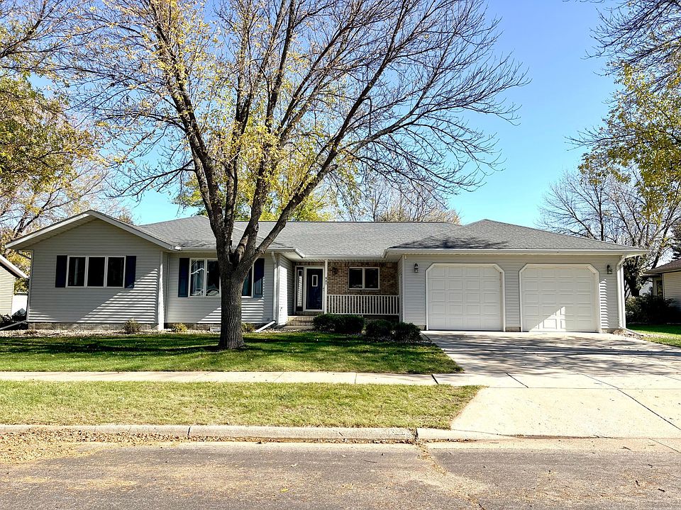 1st image of 607 Deschepper St