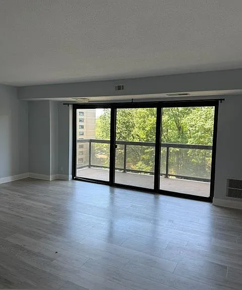 203 Yoakum Pkwy #715 — Photo 2