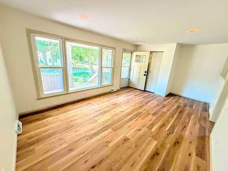 15460 Brookfield St — Photo 10