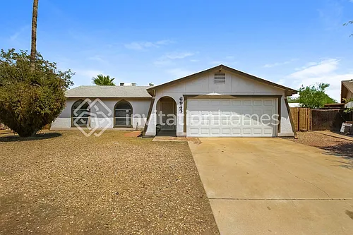 6943 W Hubbell St Photo 1