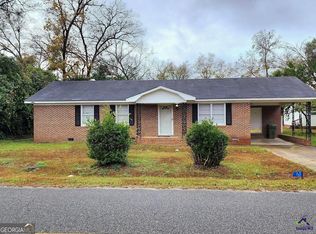 7 Highland Ave, Hawkinsville, GA 31036