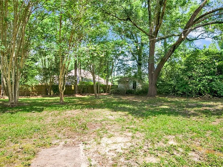 309 Border Dr W — Photo 19