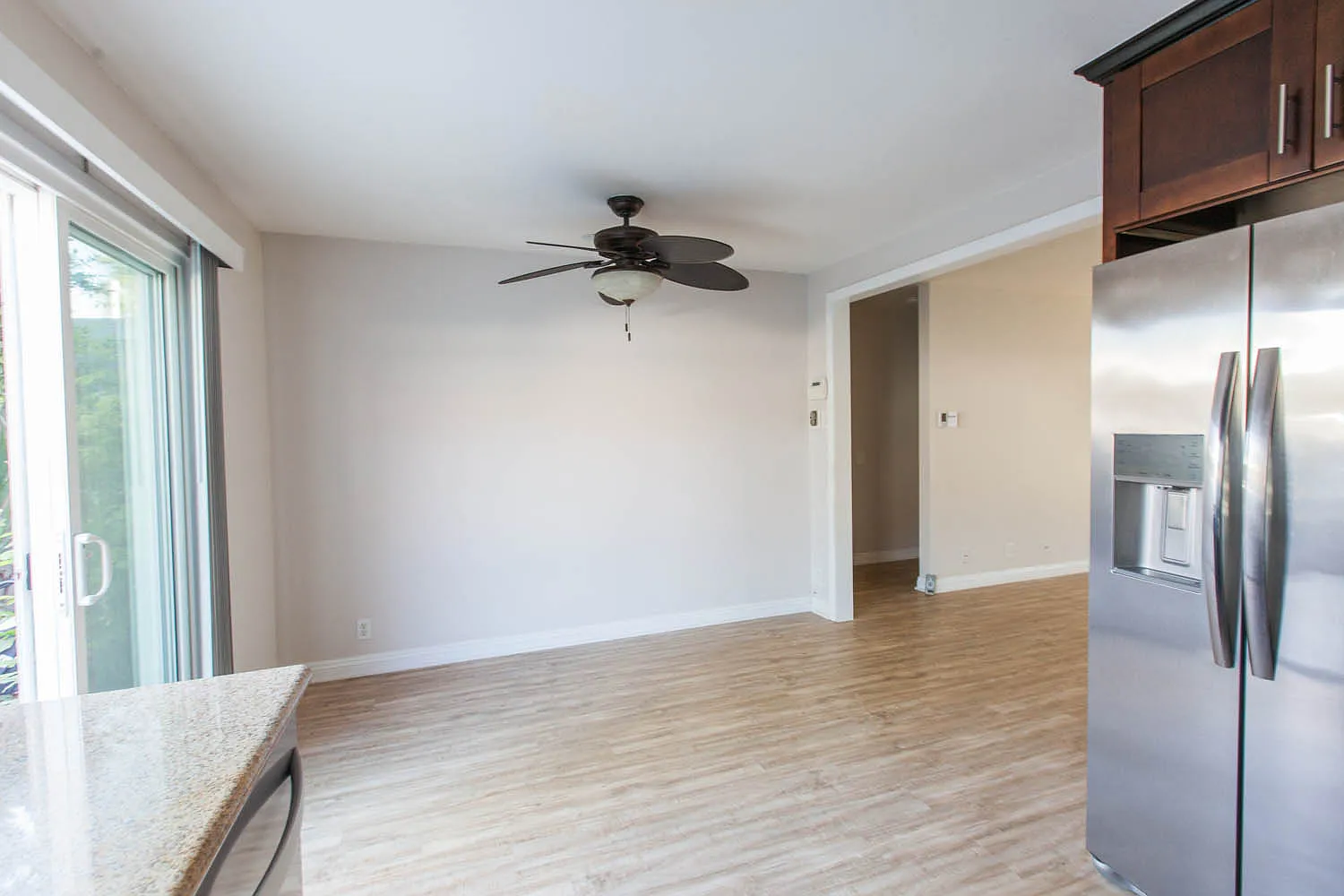 2 bed, 921 sqft, $3,200 — Photo 1