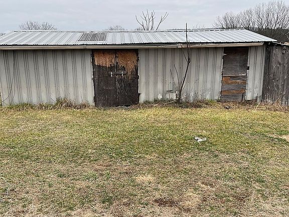 4th image of 88 Windy Hill Dr