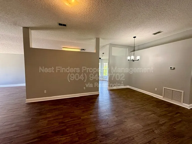 3139 Mountain Ash Rd — Photo 5