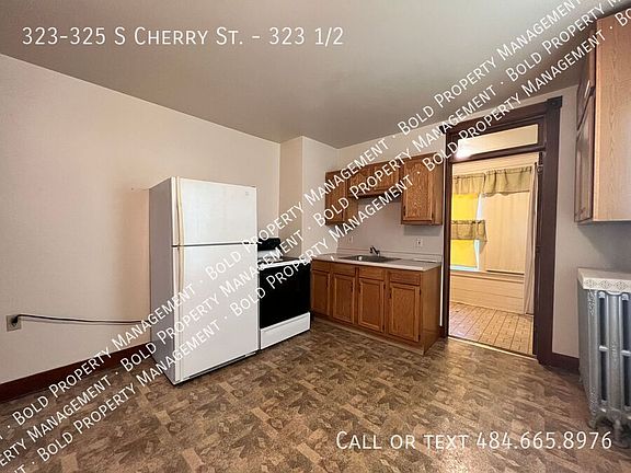 2nd image of 323-325 S Cherry St #323-1/2