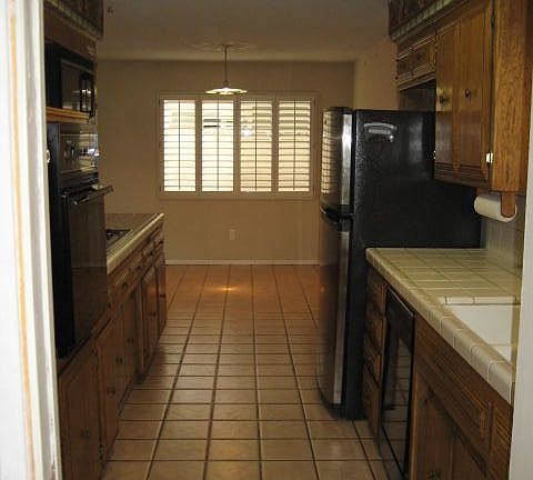 Kitchen,looking to dining rm