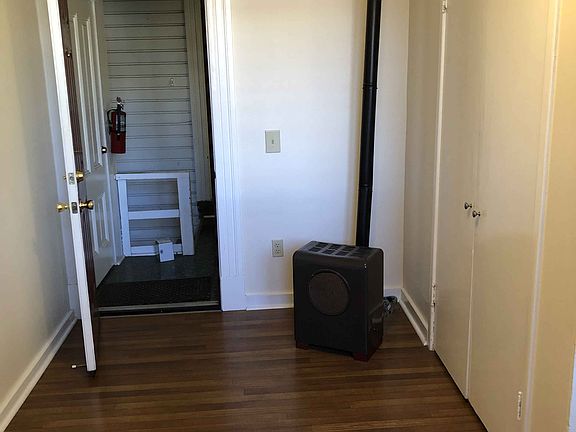 3rd image of 2117 N St APT 6