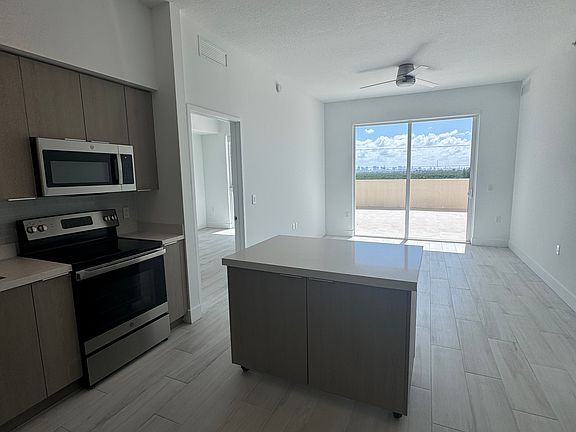 3rd image of 602 E Dania Beach Blvd #523