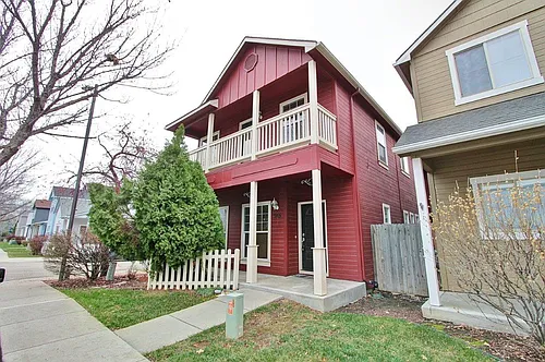 385 W Hale St Photo 1