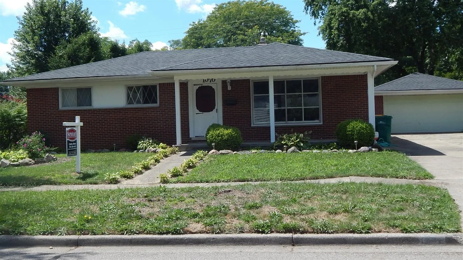 1070 Borgstrom Ave photo 1