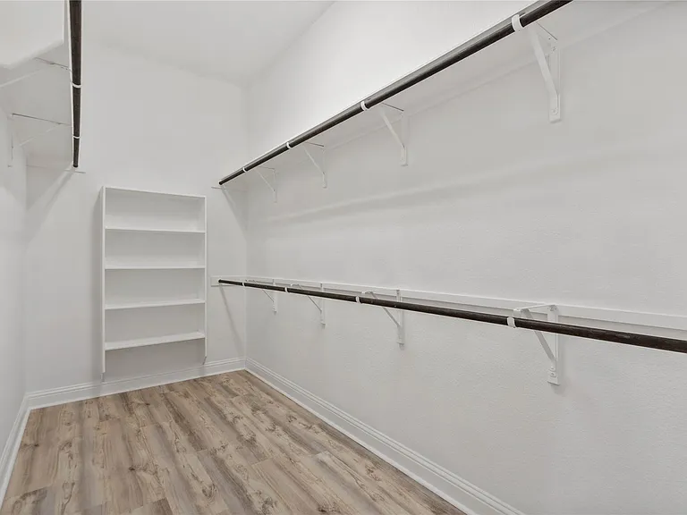 20700 Matts Cv — Photo 25