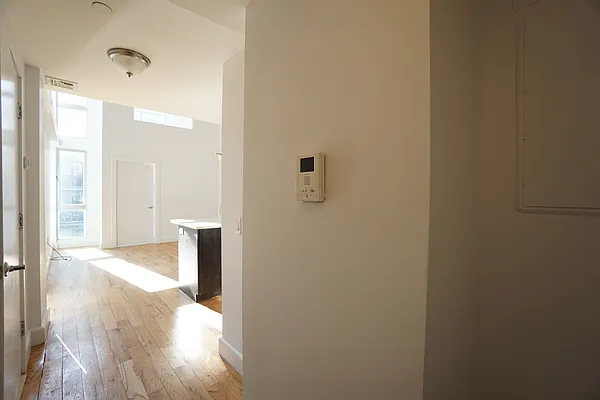 Rented by Rennit Inc. | media 26