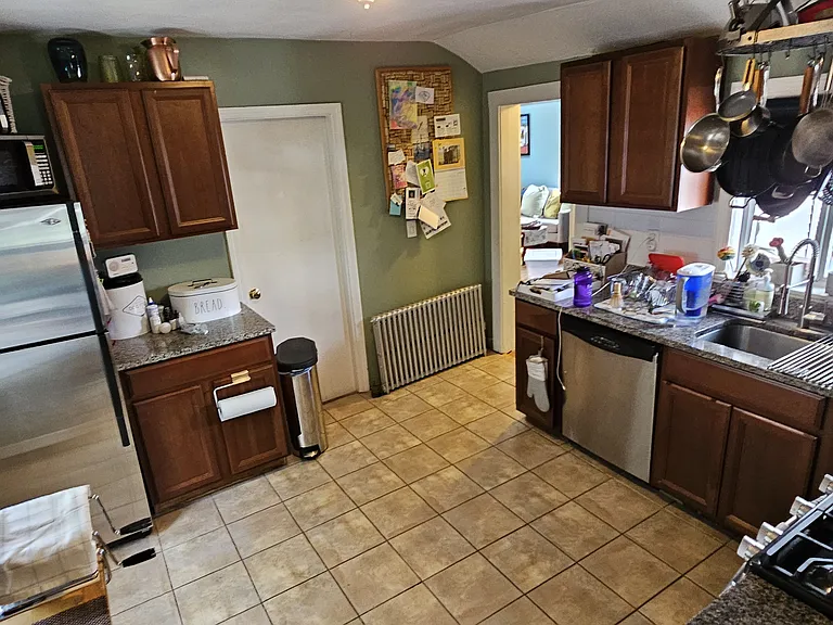 4R Shepard St — Photo 9