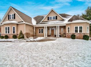 28 Ledge Ct, Pittston, PA 18640