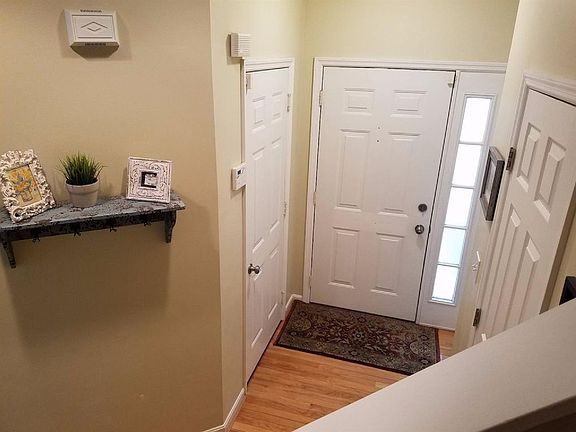 3rd image of 6411 Pinehurst Ln