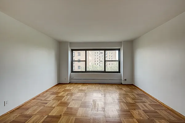 Sold by Horowitz Real Estate | media 29