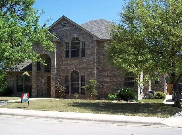 1st image of 460 Oak Brook Dr