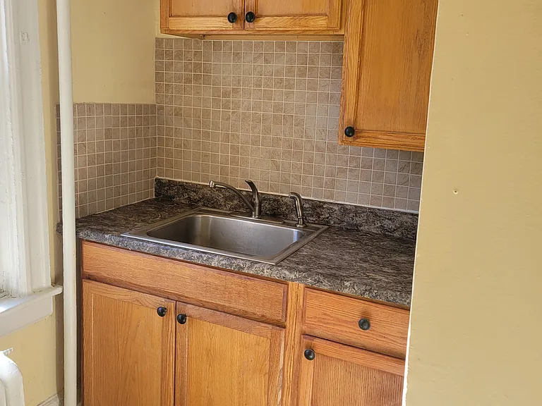 400 Church St #1 — Photo 3