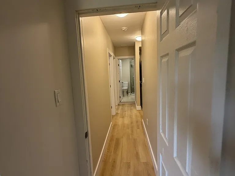 466 Nelson St — Photo 18