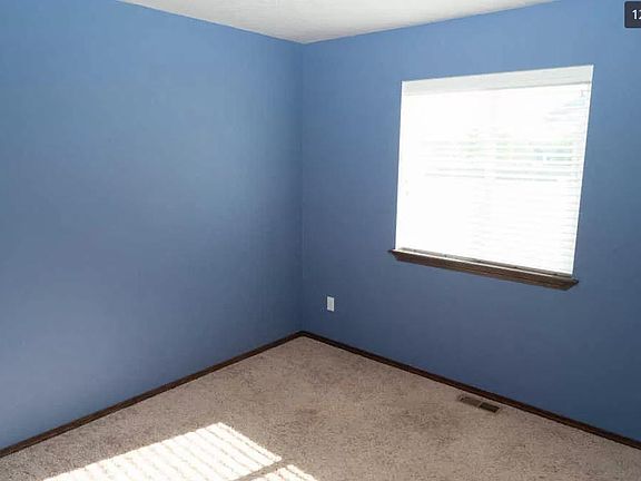 5th image of 2860 E Thrush Dr