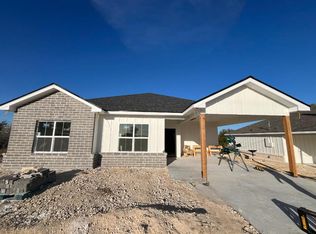 301 N 1st St, Mertzon, TX 76941