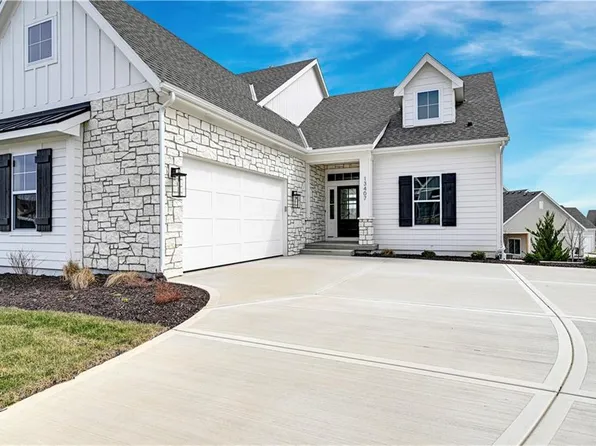 13407 W 174th Ter, Overland Park, KS 66221