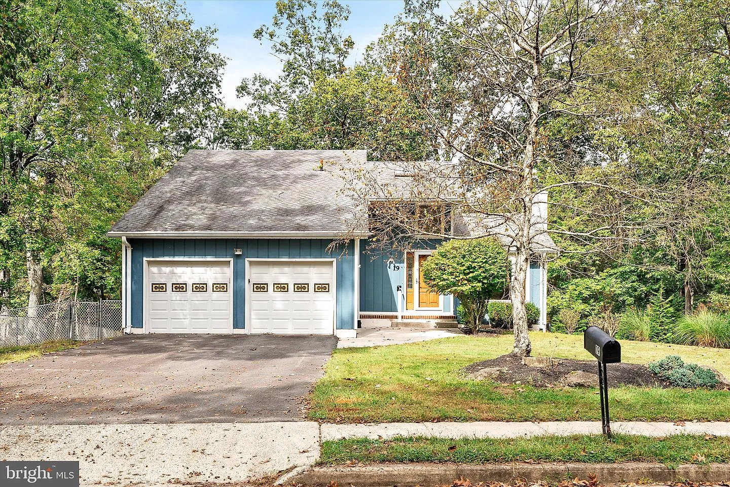 19 Oakwood Dr photo 1