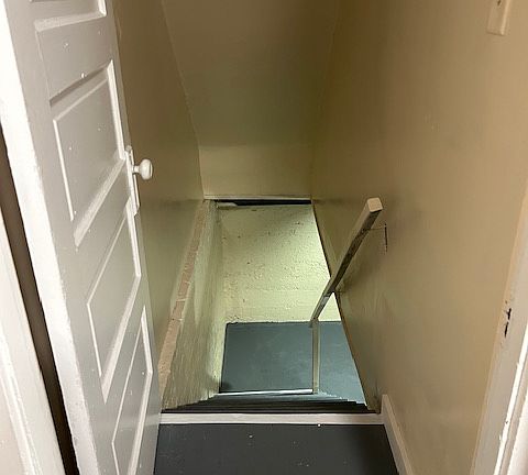 4th image of 2458 N High St APT 6