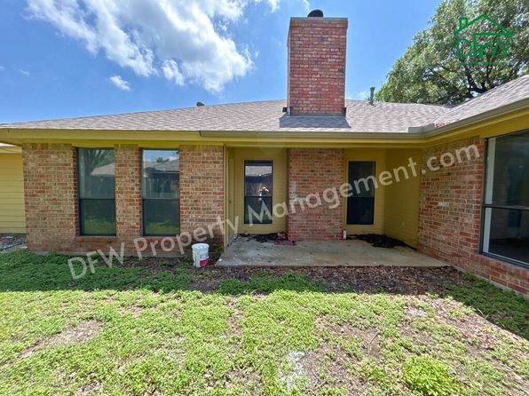 818 Summit Dr