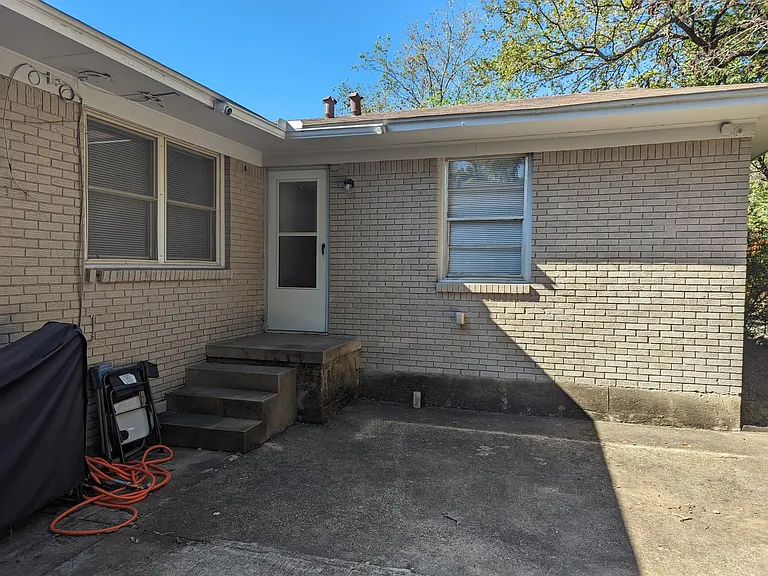 1823 Mariposa Dr — Photo 11