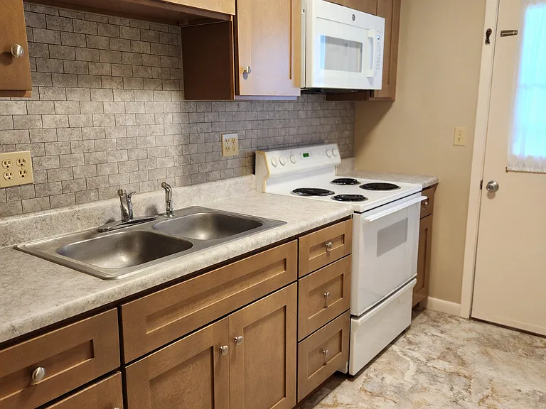 201 McKinley Dr #3 — Photo 3