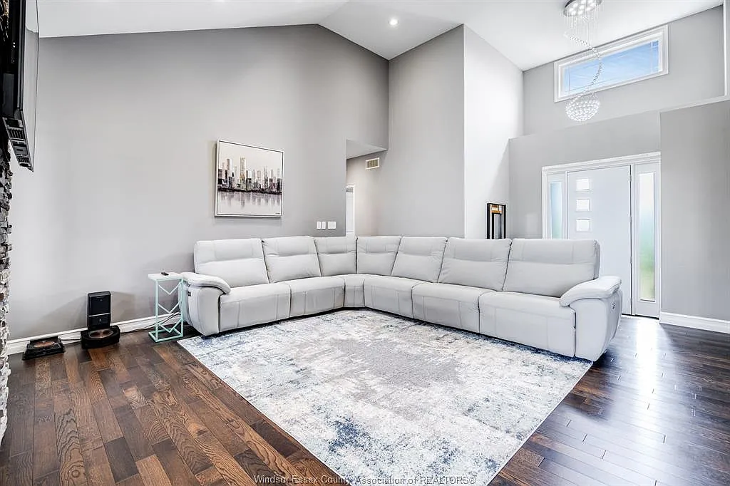 3 bed, $2,600 — Photo 4