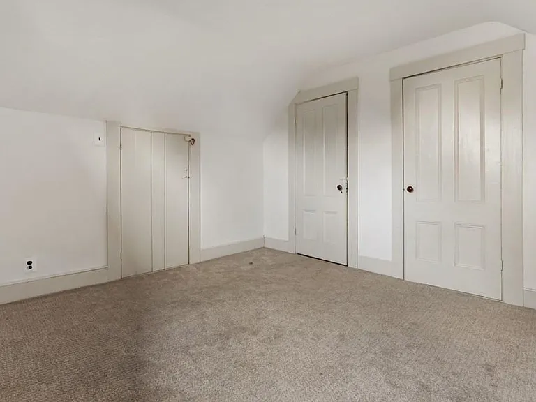 40-42 Bancroft Ave — Photo 21