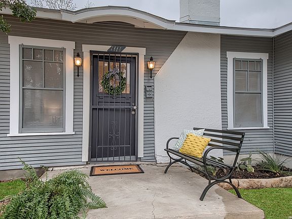 2nd image of 1111 Waverly