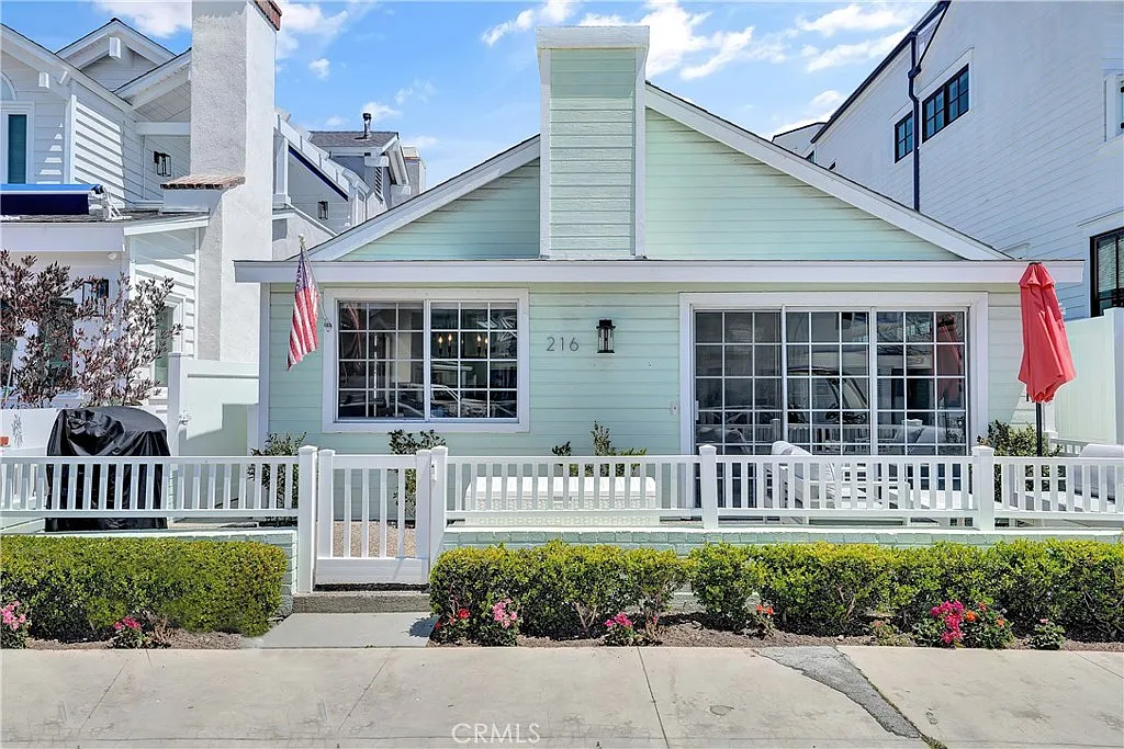3 bed, 1200 sqft, $8,000 — Photo 1