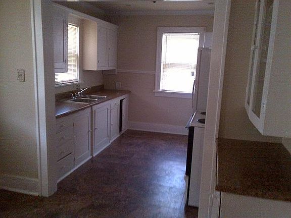 Kitchen with a breakfast area and building cabinets