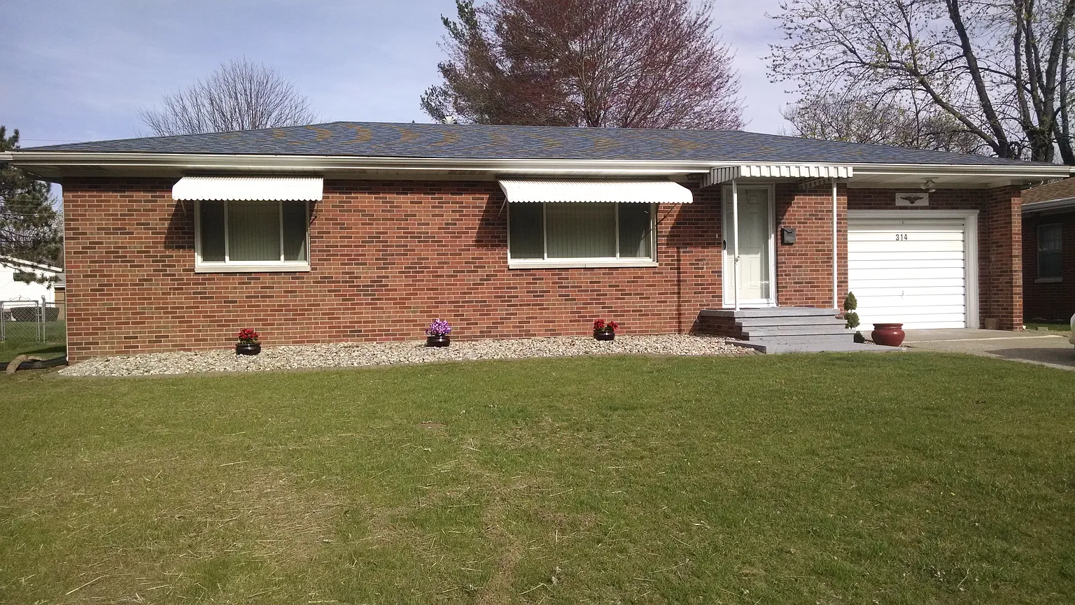 314 N Center St photo 1