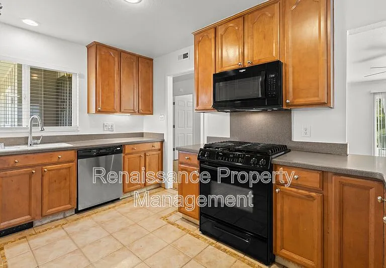 5619 N El Dorado St — Photo 13