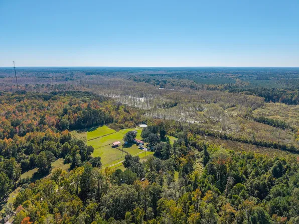 301 Amber Ct, Cottageville, SC 29435