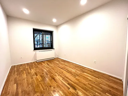 Rented by AZ REALTY NYC LLC | media 4