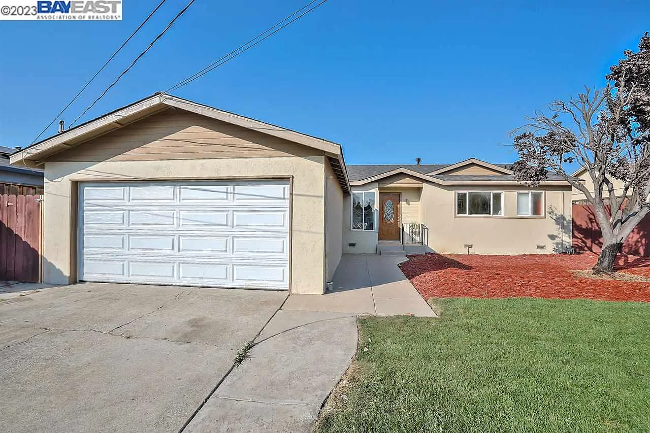 36266 Haley St photo 1