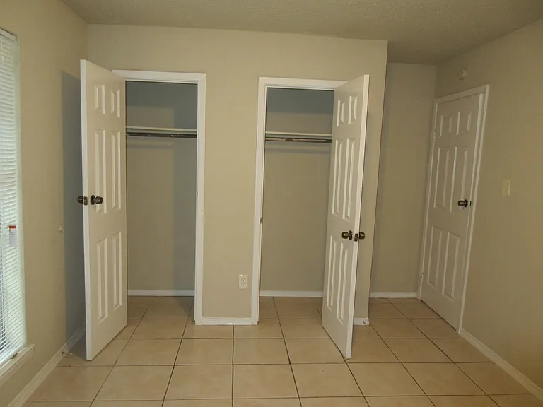 7802 Peacock Park — Photo 8