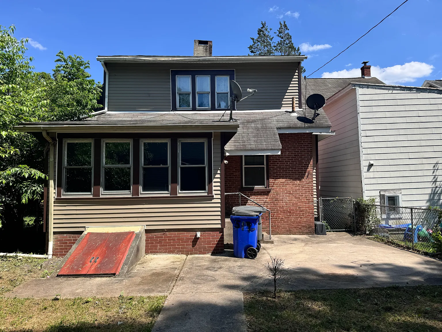 519 N Evans St — Photo 3