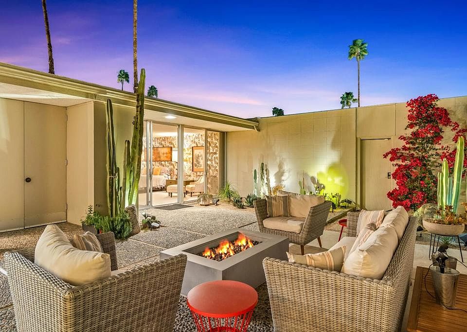 1st image of 72507 El Paseo Unit 901
