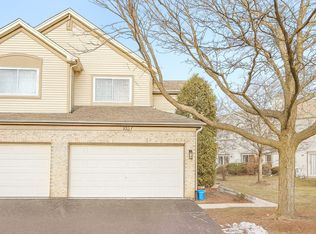 1037 Parkhill Cir #1037, Aurora, IL 60502