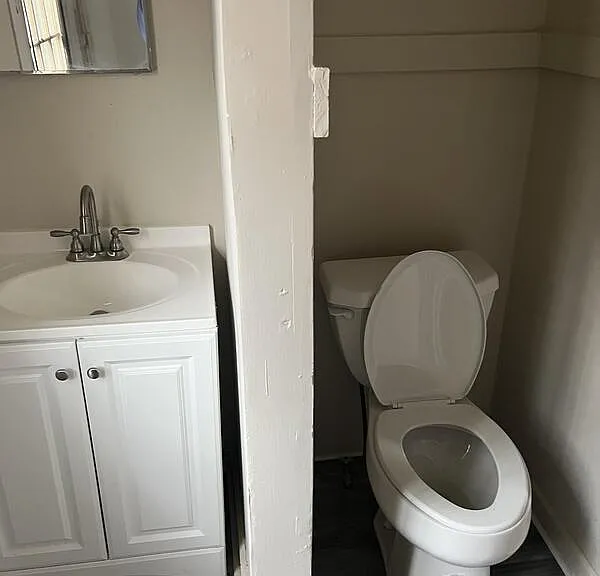 617 E Broadway Blvd — Photo 8