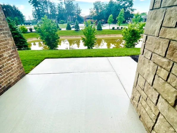 104 Addison Cir, Walled Lake, MI